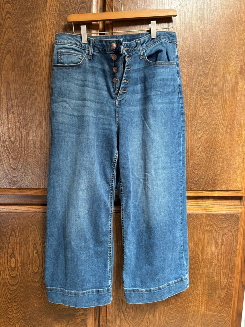 Time and Tru Button-Front High-Rise Cropped Wide-Leg Jeans - Blue